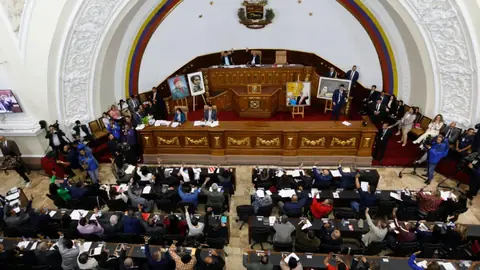 Delcy Rodríguez firma la ley de amnistía en el Palacio de Miraflores, Caracas